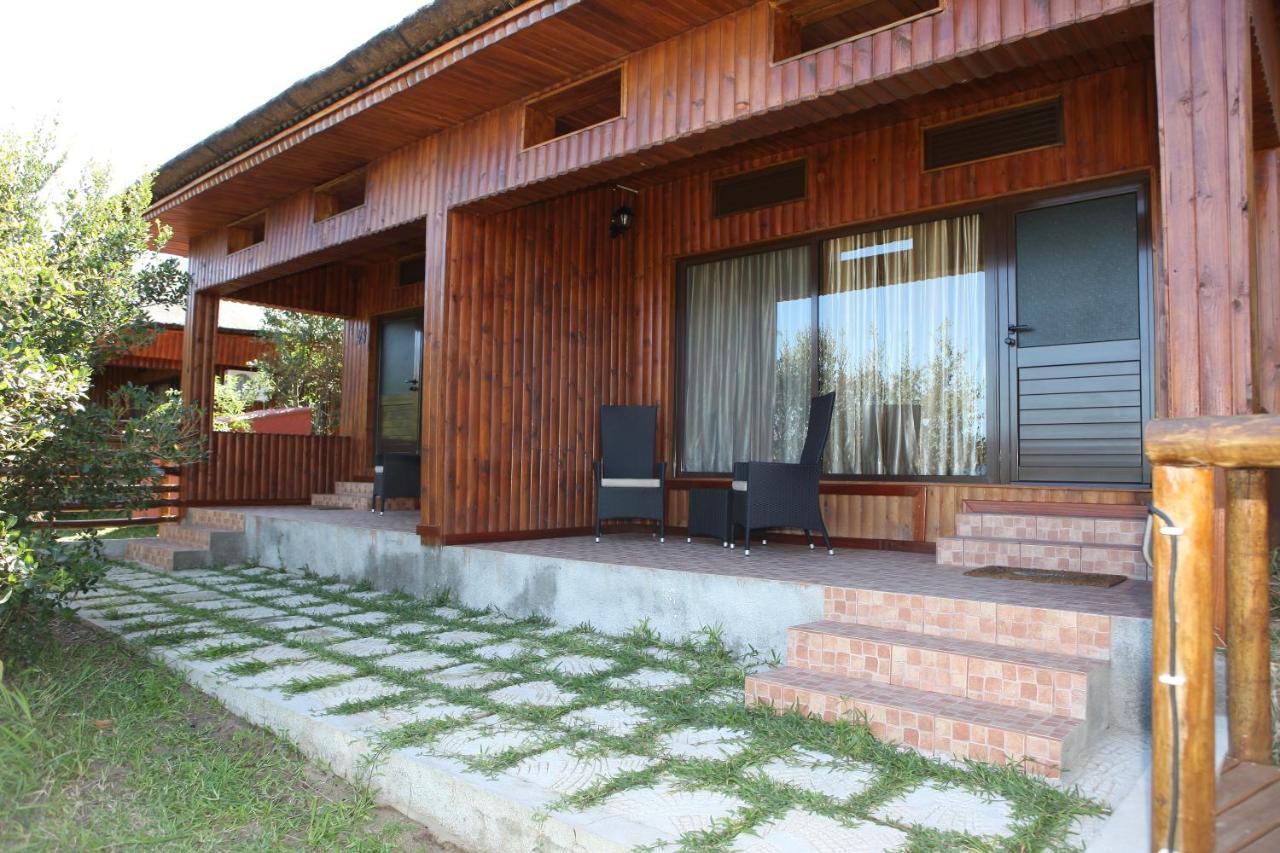 Humula Beach Resort Vila Praia Do Bilene Exteriör bild